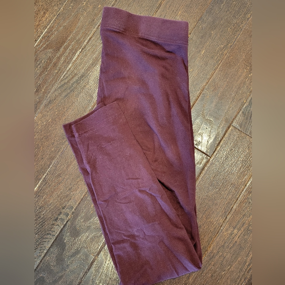 Old Navy leggings, Like New, see closet for other leggings, bundle for discount!
